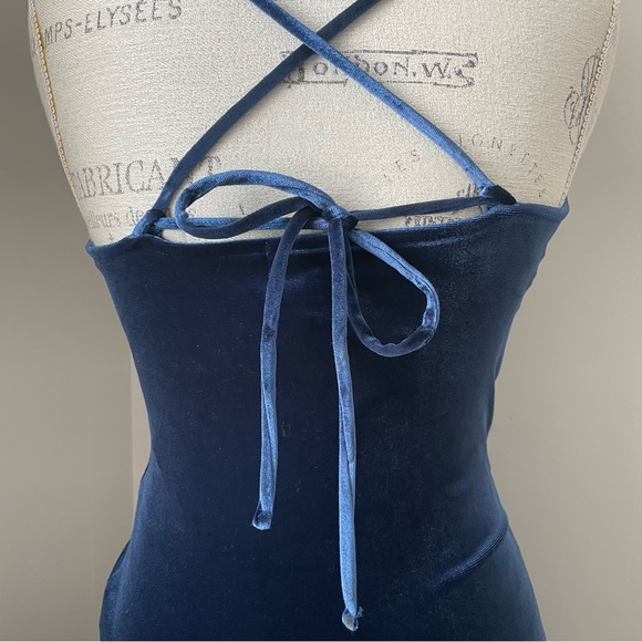 Midnight blue velvet formal dress gown with strappy back and high slit - Picture 12 of 16